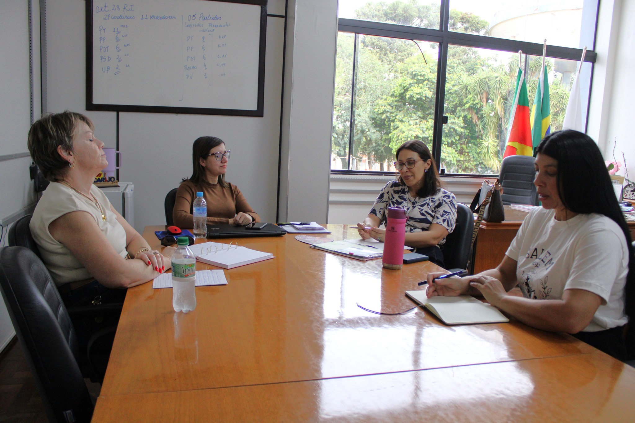 Câmara articula apoio à campanha Maio Furta-Cor 