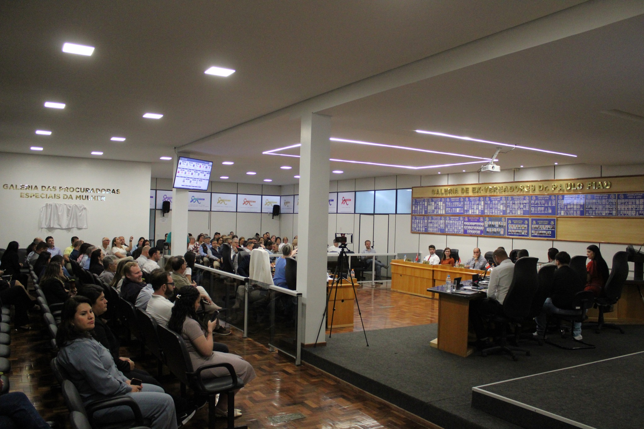 Câmara realiza Reinauguração do Plenário e inaugura Sala da Procuradoria Especial da Mulher
