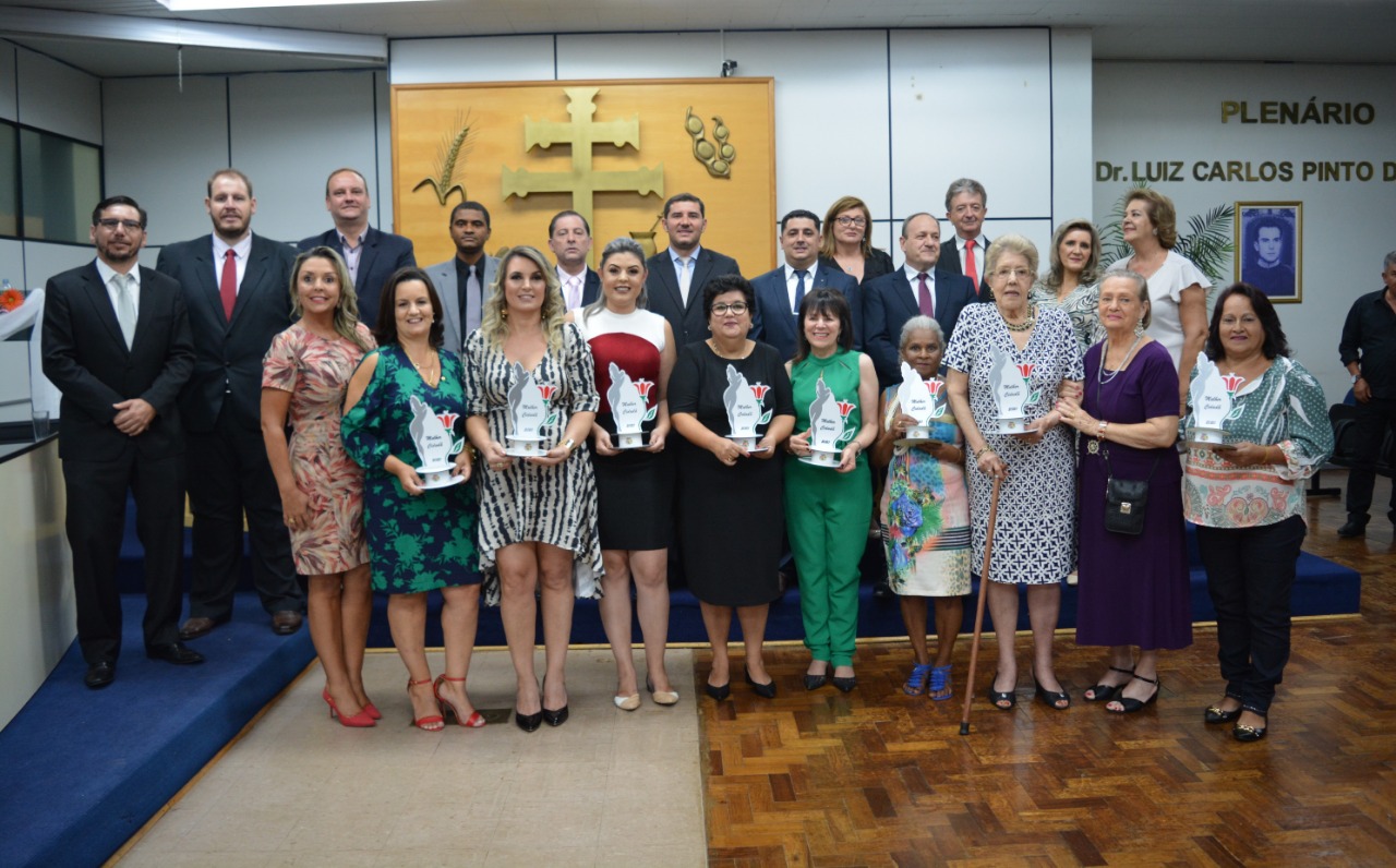 Câmara realiza Sessão Solene para entrega do troféu Mulher Cidadã