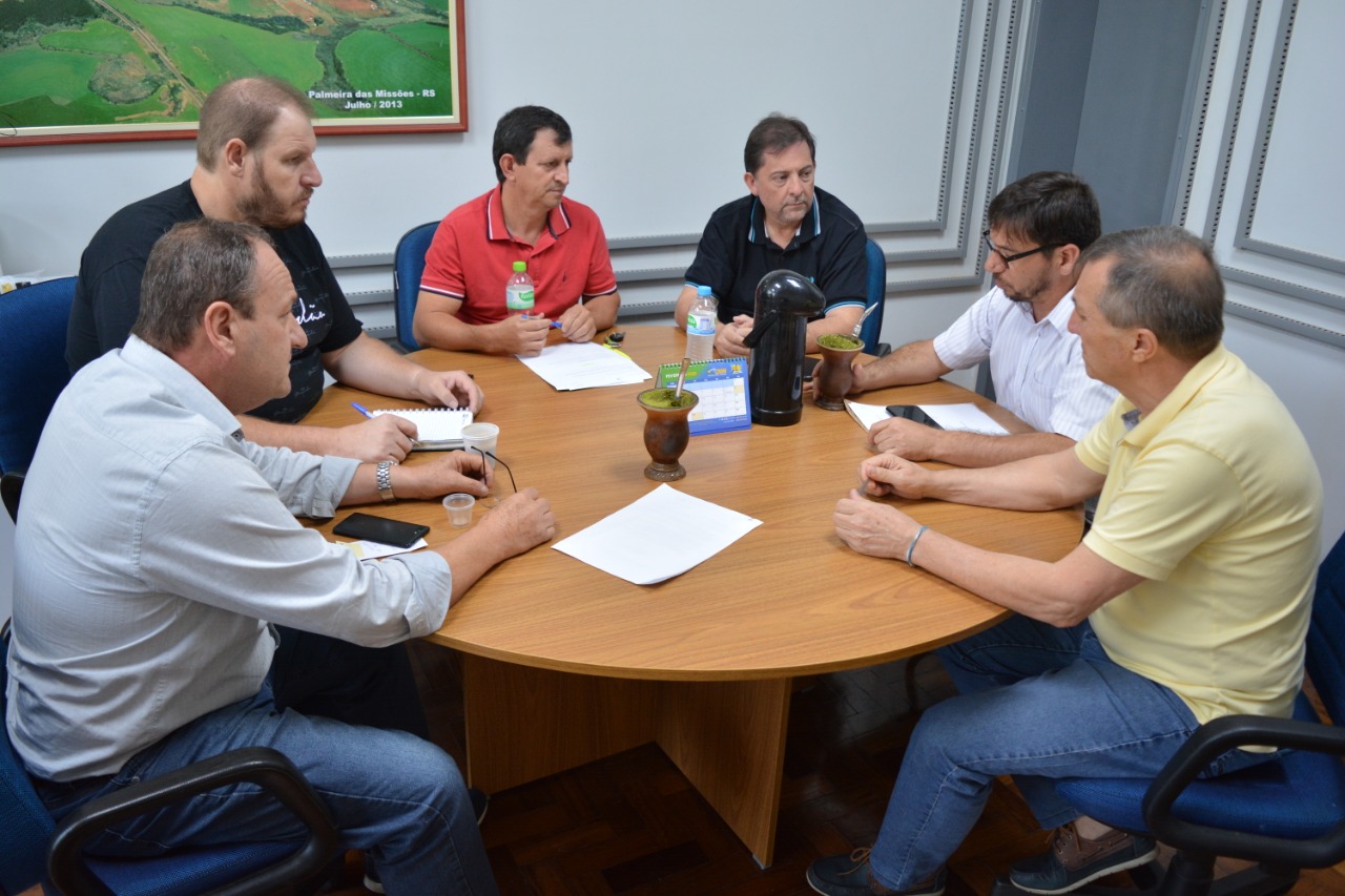 Comissão de Agricultura se reúne para tratar da estiagem no município