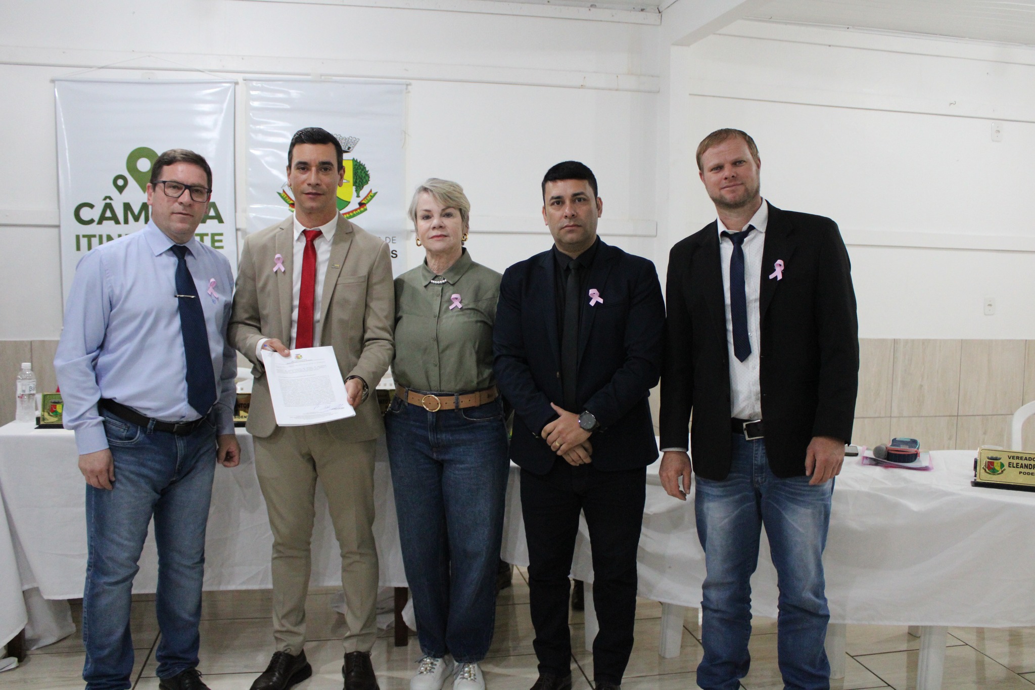 Frente Parlamentar entrega Relatório Final sobre o Transporte Público durante Sessão Ordinária na AFM