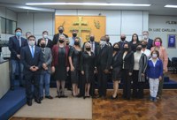 Legislativo palmeirense entrega título Mulher Cidadã 2021