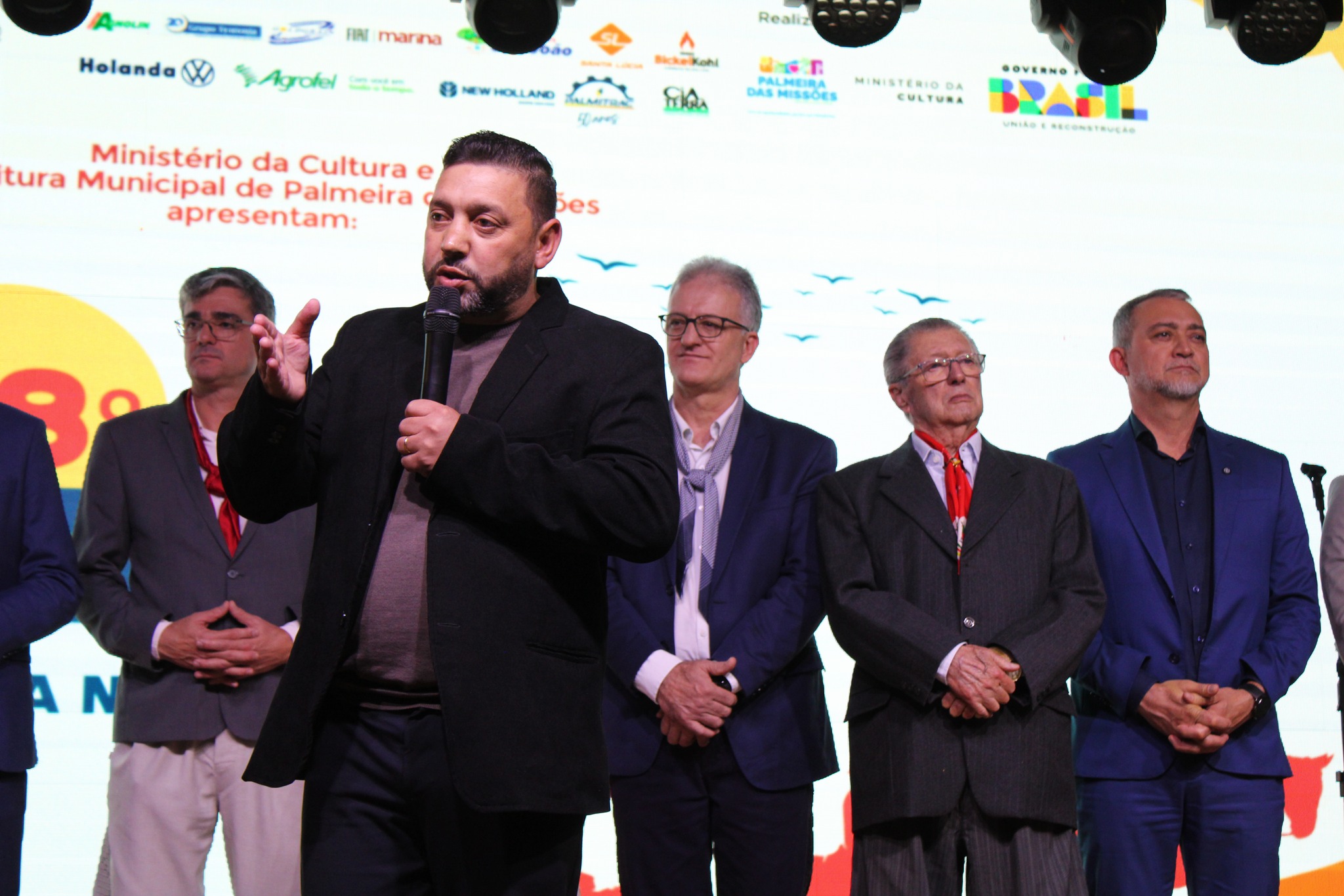 Legislativo participa da abertura do Carijo