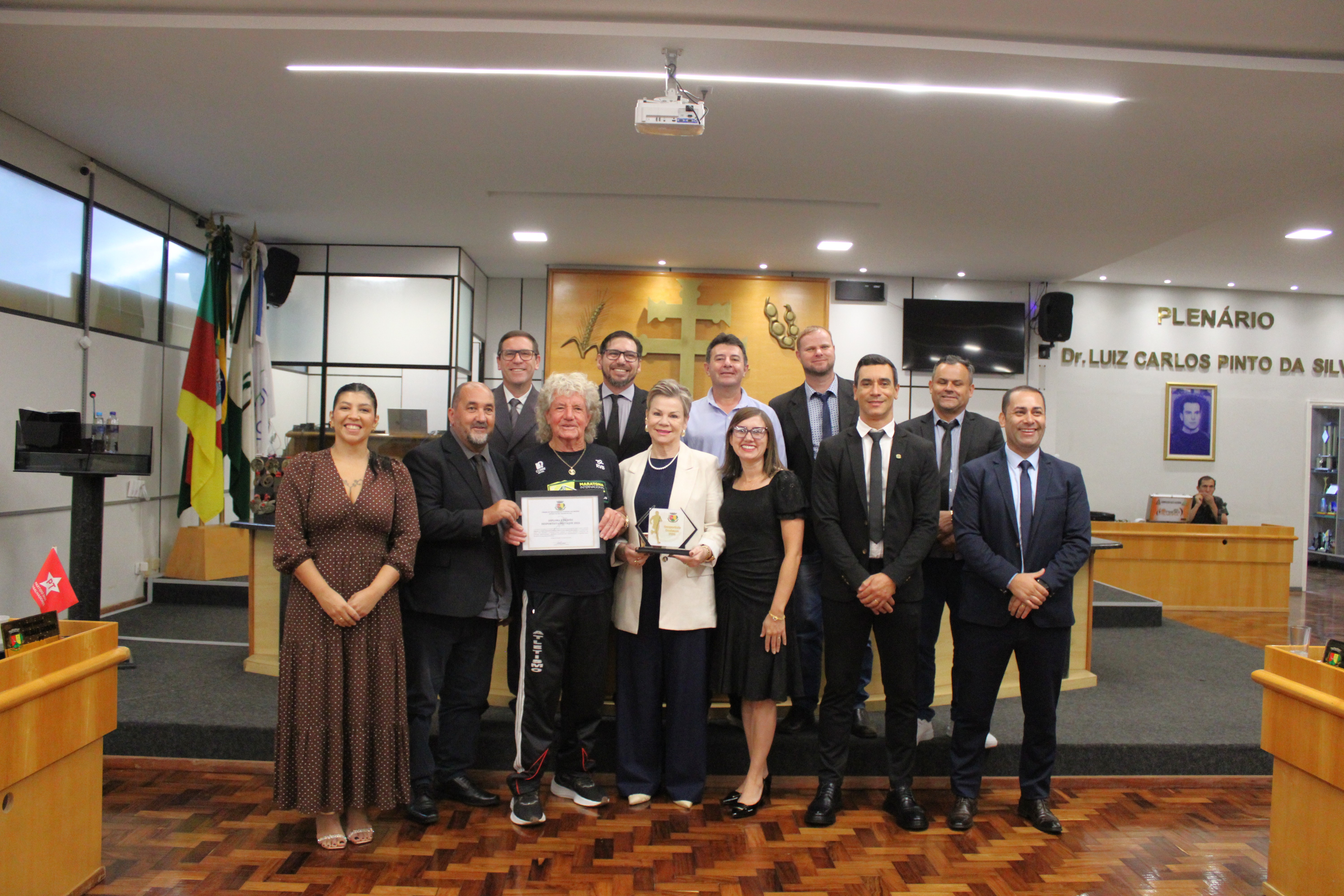 Poder Legislativo entrega Troféu Desportista Destaque a Saul da Silva Camara