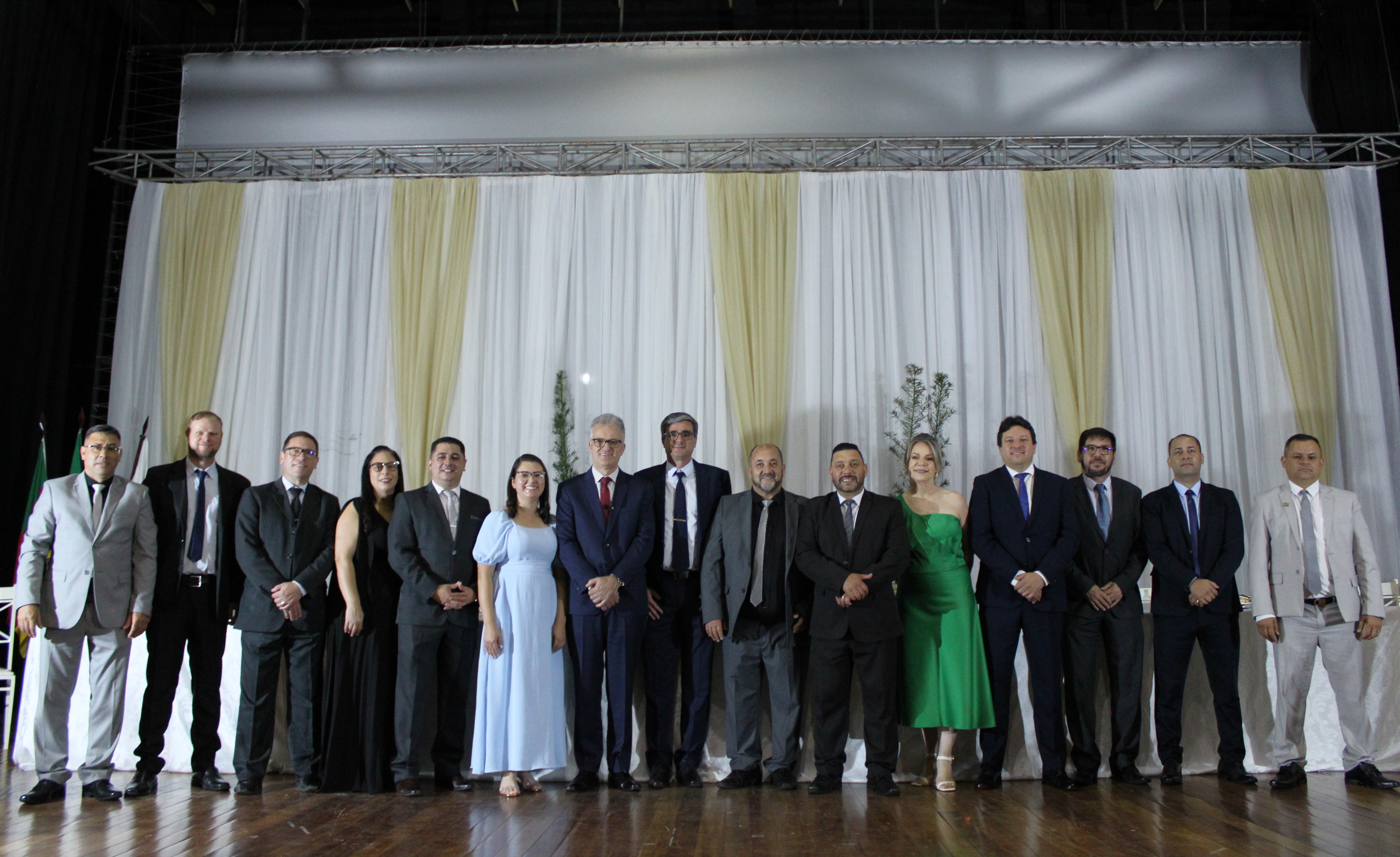 Poder Legislativo realiza Sessão de Posse do Prefeito, Vice-Prefeito e Vereadores