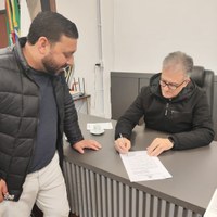 Prefeito sanciona Leis das Sessões Itinerantes da Câmara