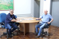 Presidente do Grupo de Escoteiros visita Legislativo Municipal