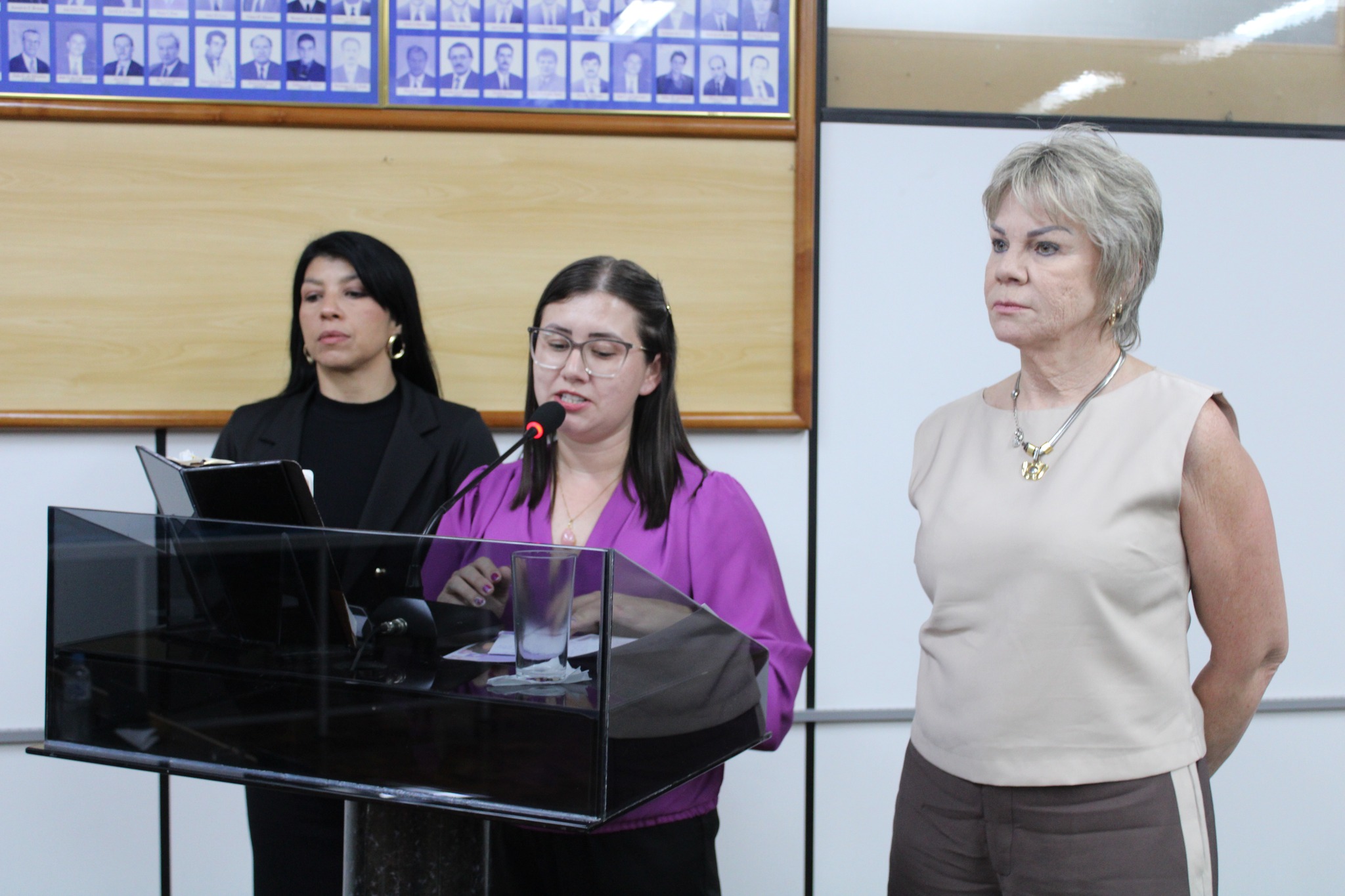 Procuradoria Especial da Mulher divulga evento na tribuna do Legislativo