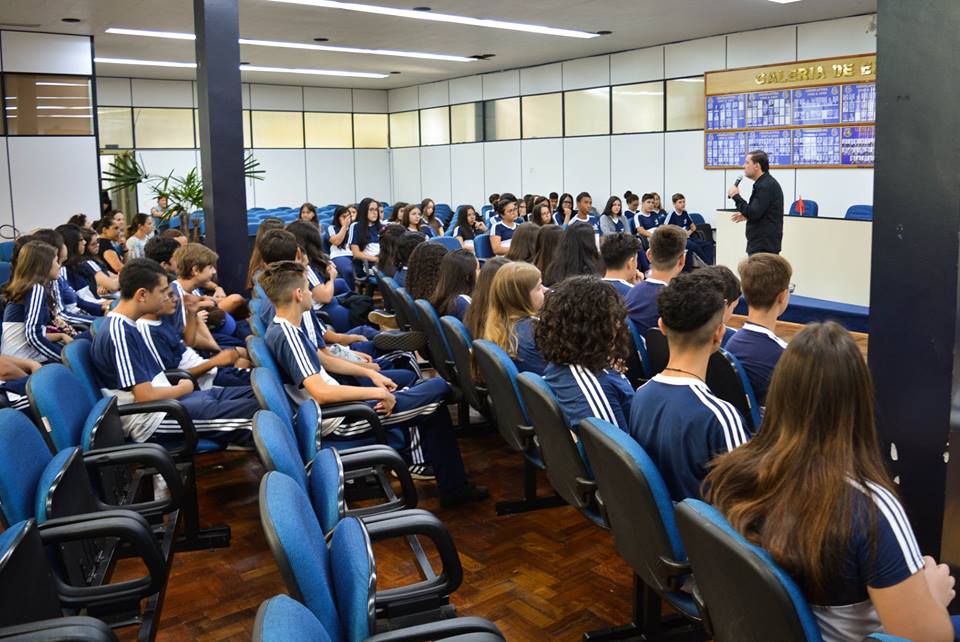 Visita de alunos do Colégio Estadual Três Mártires